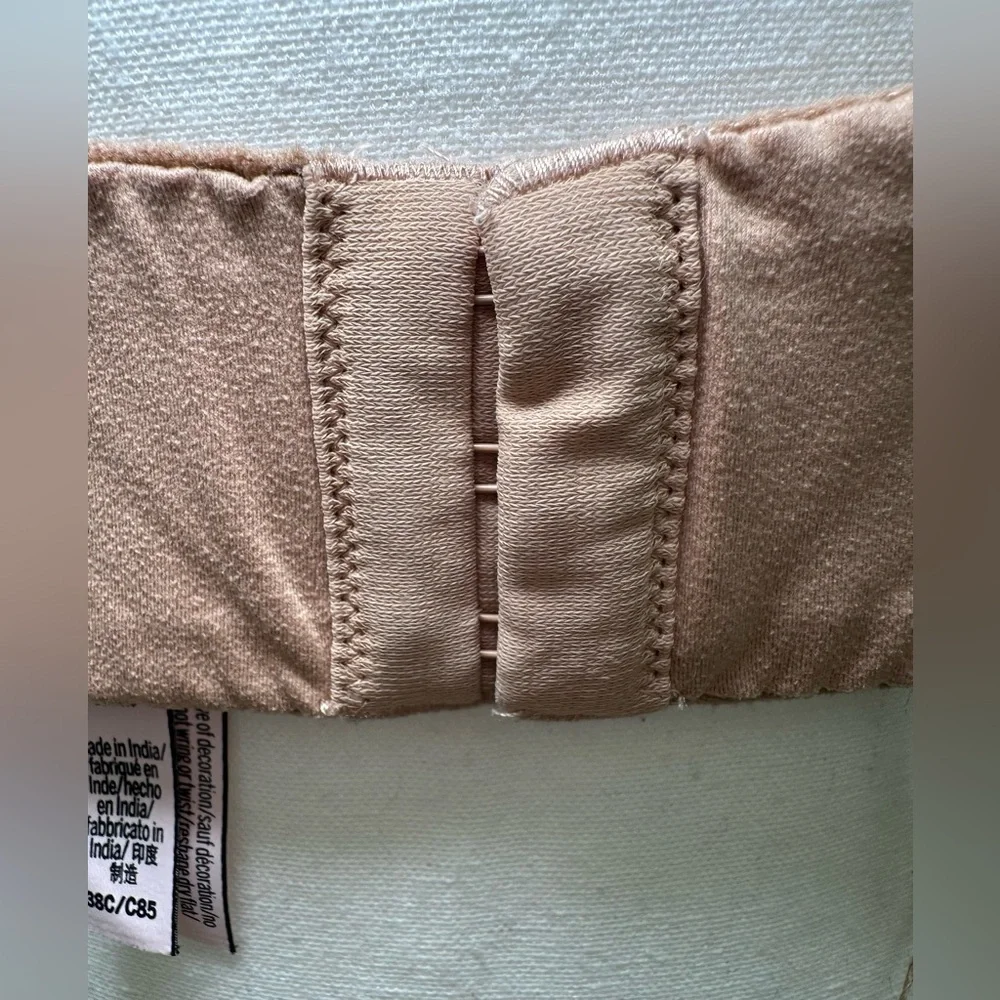 Victoria’s‎ Secret Nude Tan Beige Strapless Lined Bra Multiway Convertible 38C